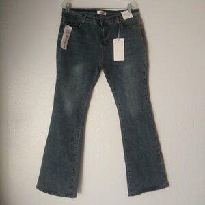 Bamboo women's size 15 medium wash bootcut denim